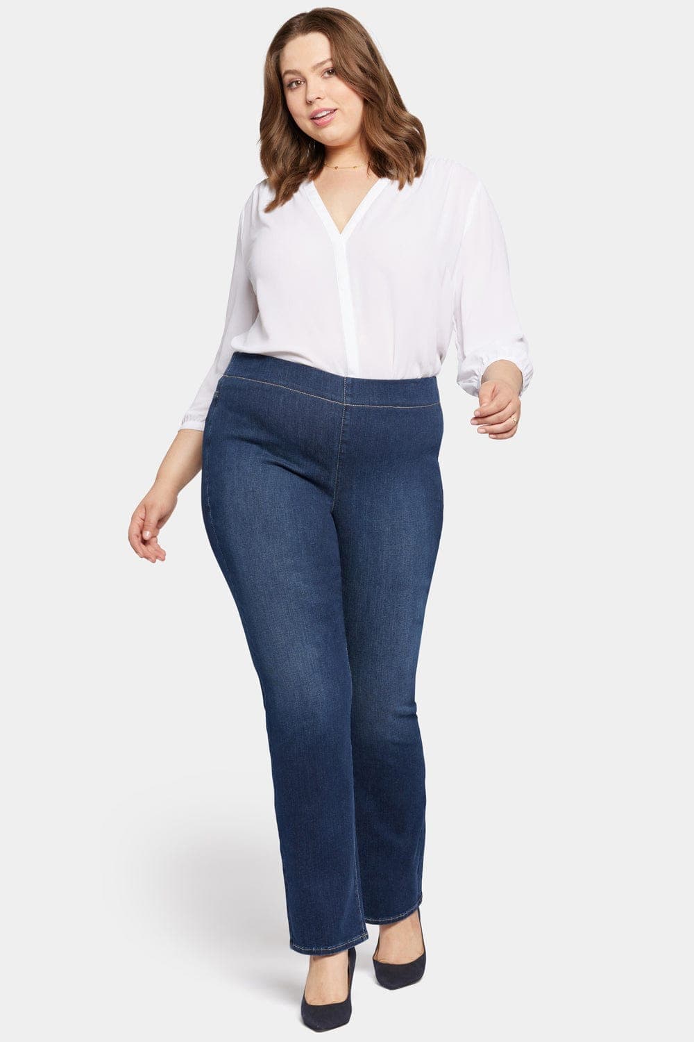 Pull-on Straight Jeans in Plus Size