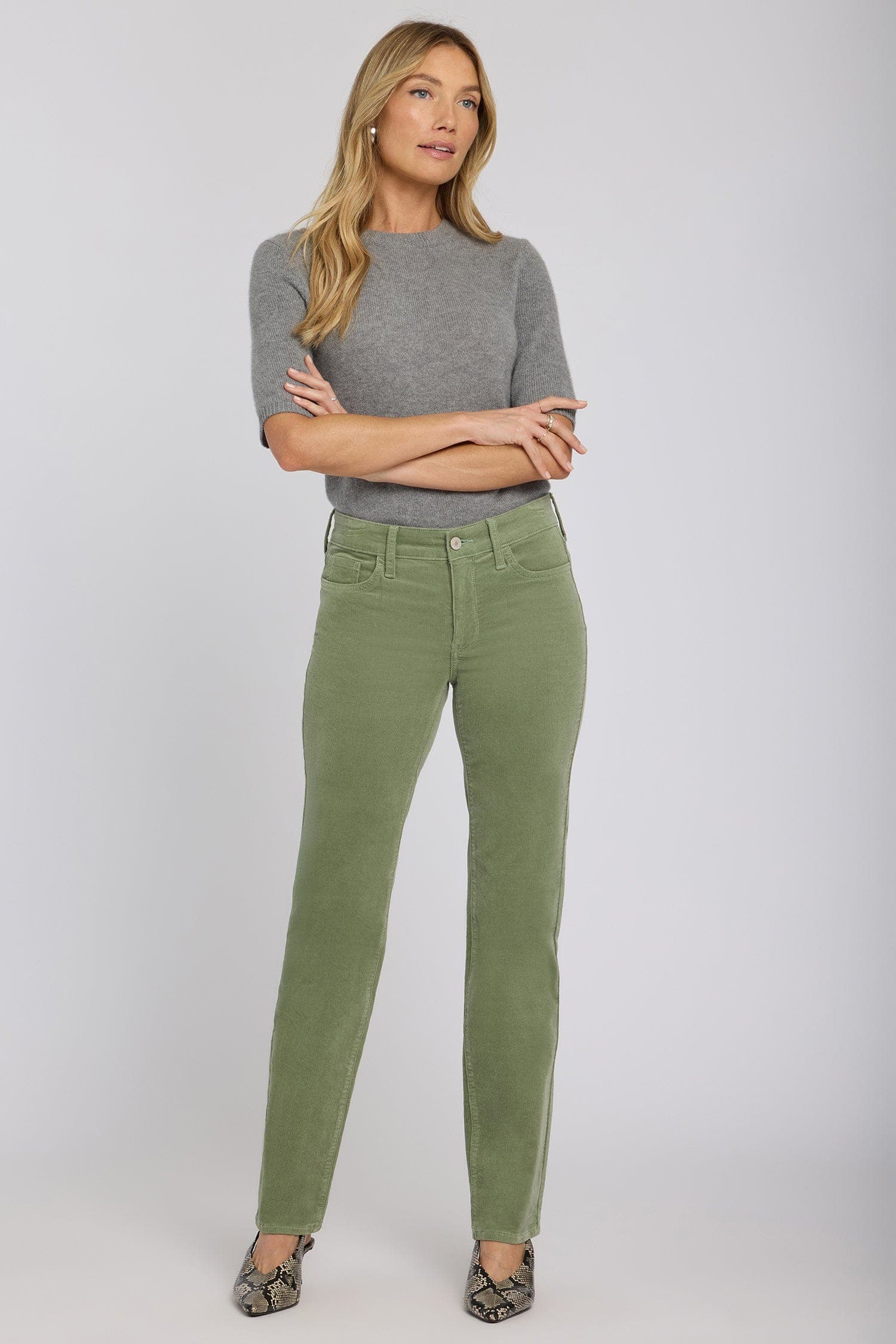 Marilyn Straight Pants in Petite